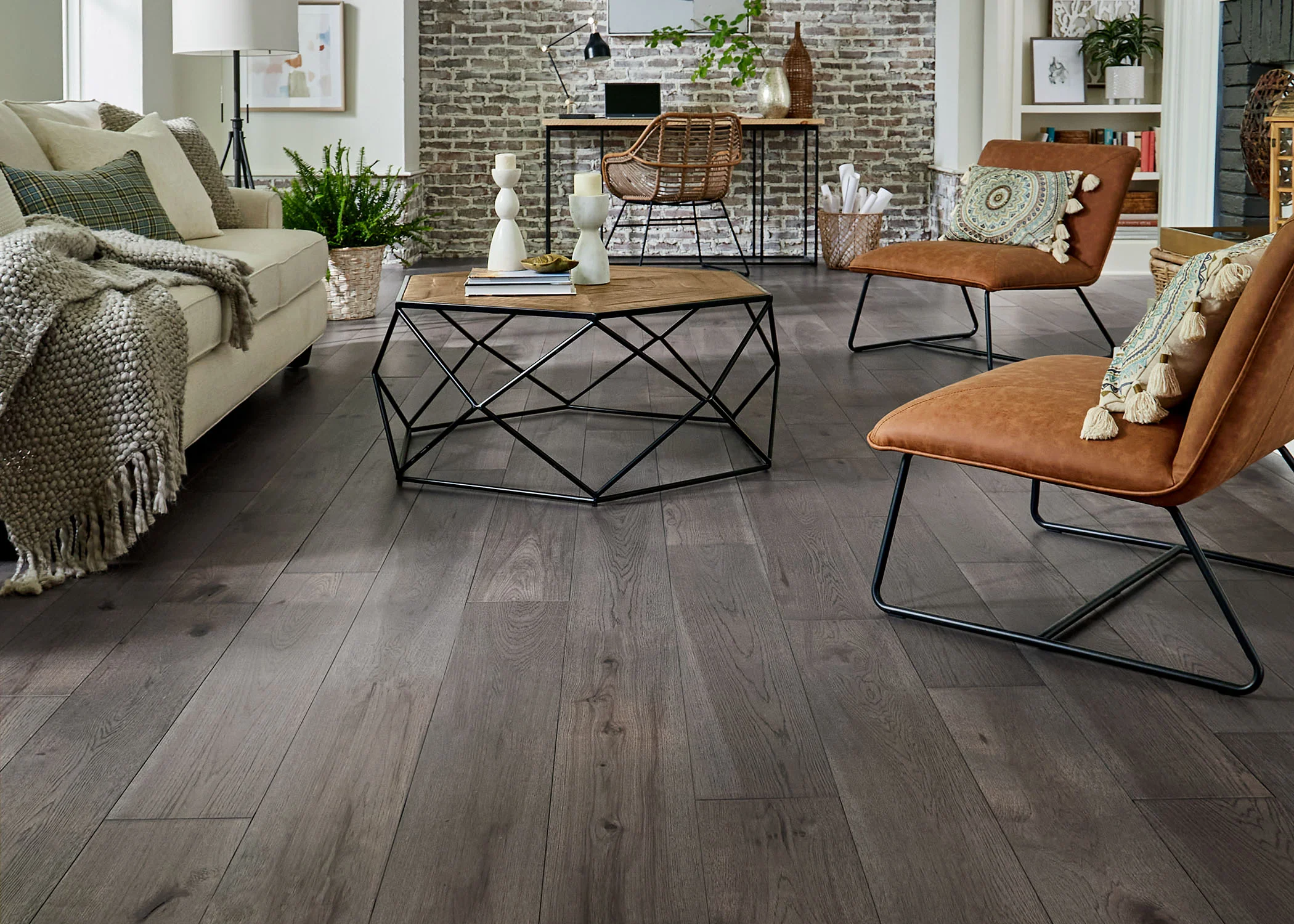 7/16 in. Bristol Tavern Hickory Distressed Engineered Hardwood Flooring 7.4 in. Wide - Image 4