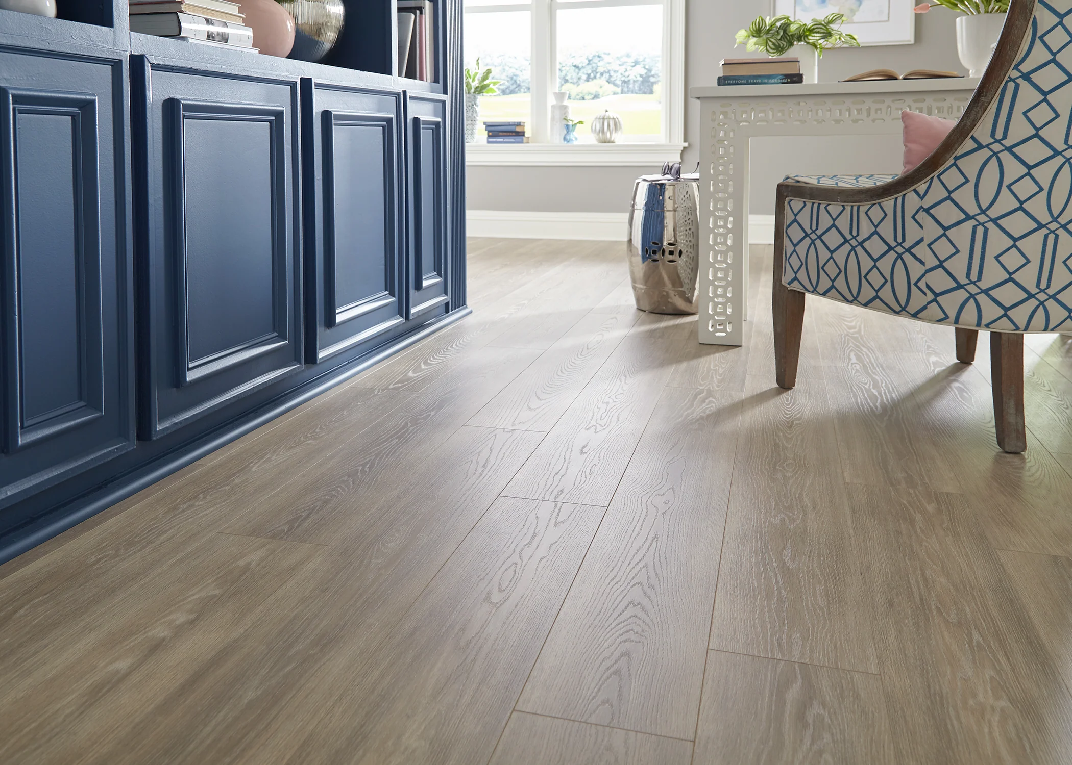 12mm Capistrano Beach Oak Water-Resistant Laminate Flooring 7.48 in. Width x 50.60 in. Length - Image 4