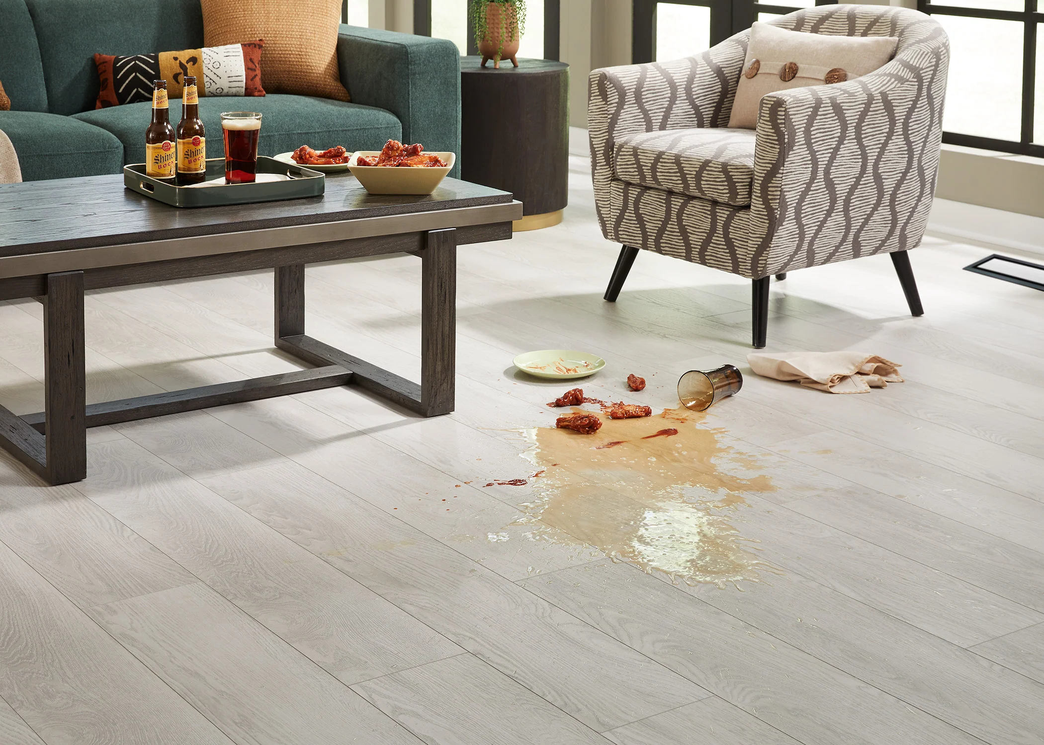 12mm Valley Crest Oak w/ pad Water-Resistant Laminate Flooring 8.03 in. Wide x 47.64 in. Length - Image 3
