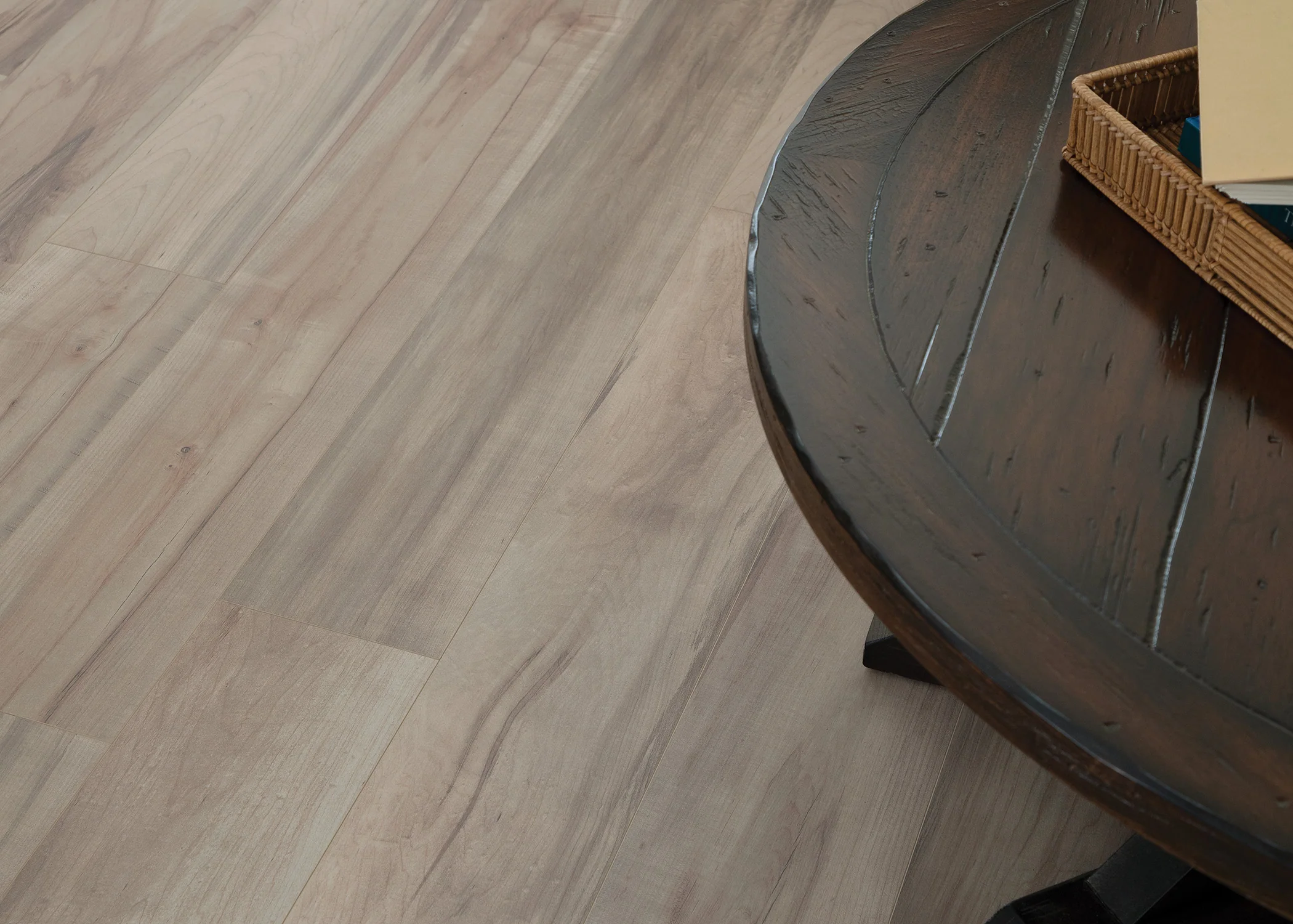 9mm w/pad Preston Peak Maple Water-Resistant Hybrid Resilient Flooring 7.56 in. Wide x 50.63 in. Long - Image 4