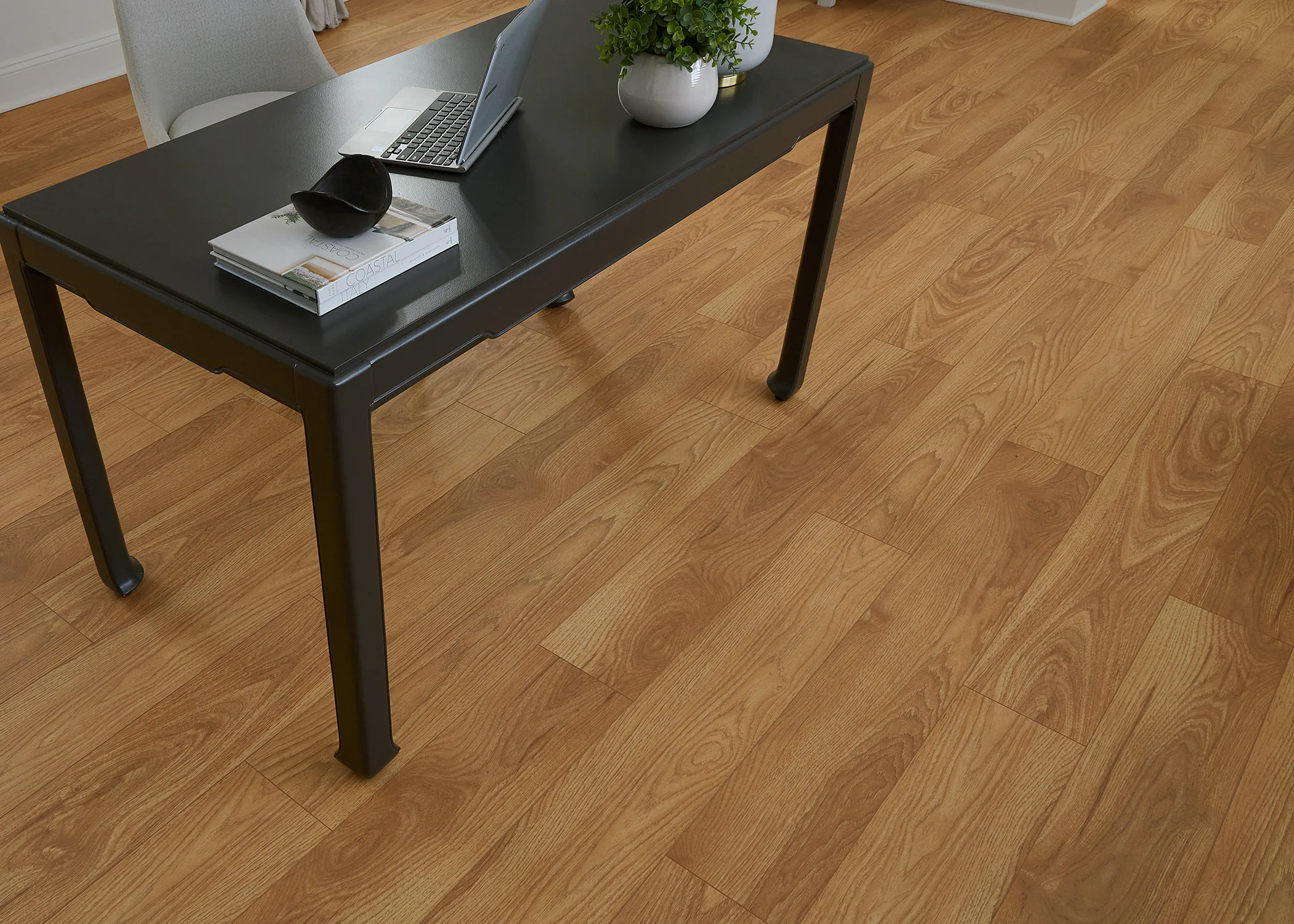 9mm w/pad Red Oak Water-Resistant Hybrid Resilient Flooring 7.56 in. Wide x 50.63 in. Long - Image 4